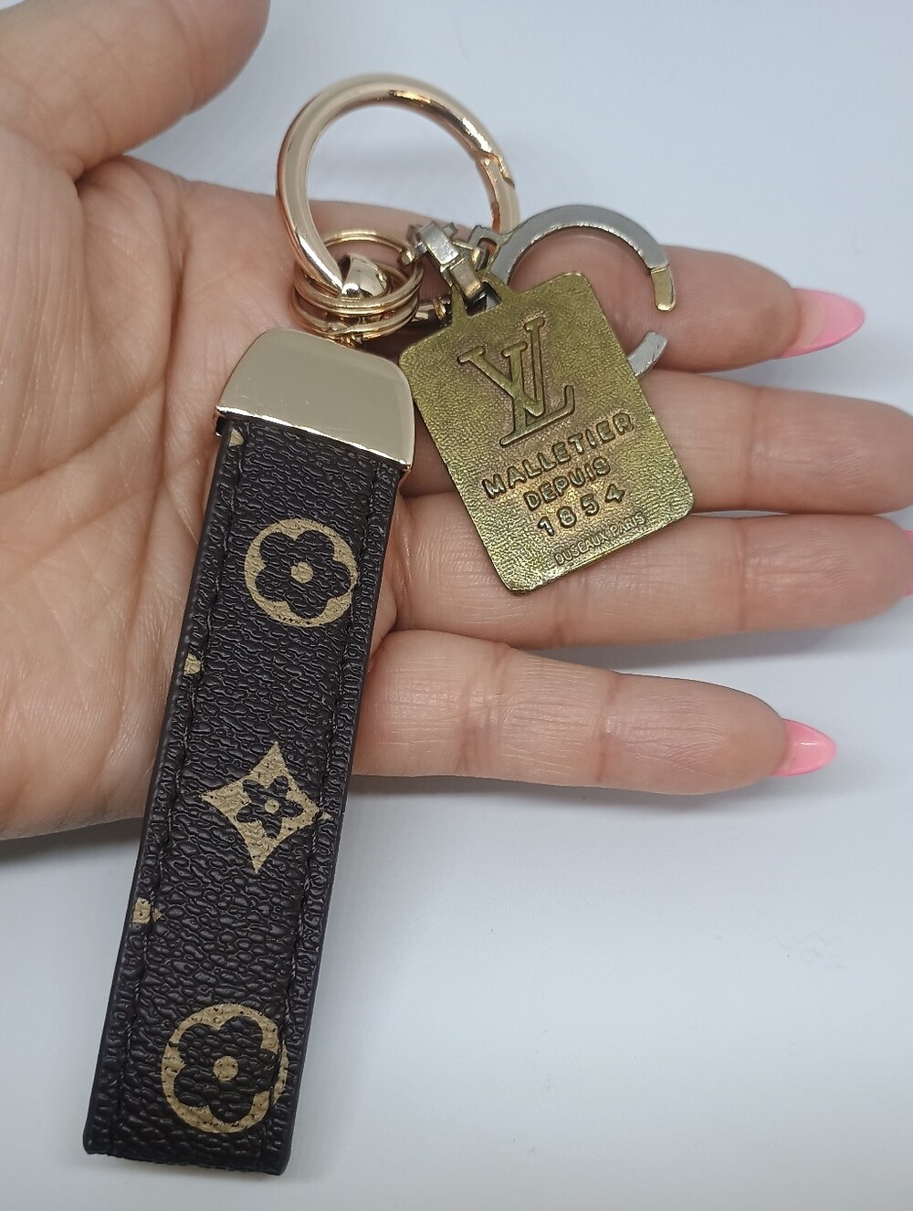 Louis Vuitton Vintage Malletier 1854 W/UNBRANDED Key Chain.